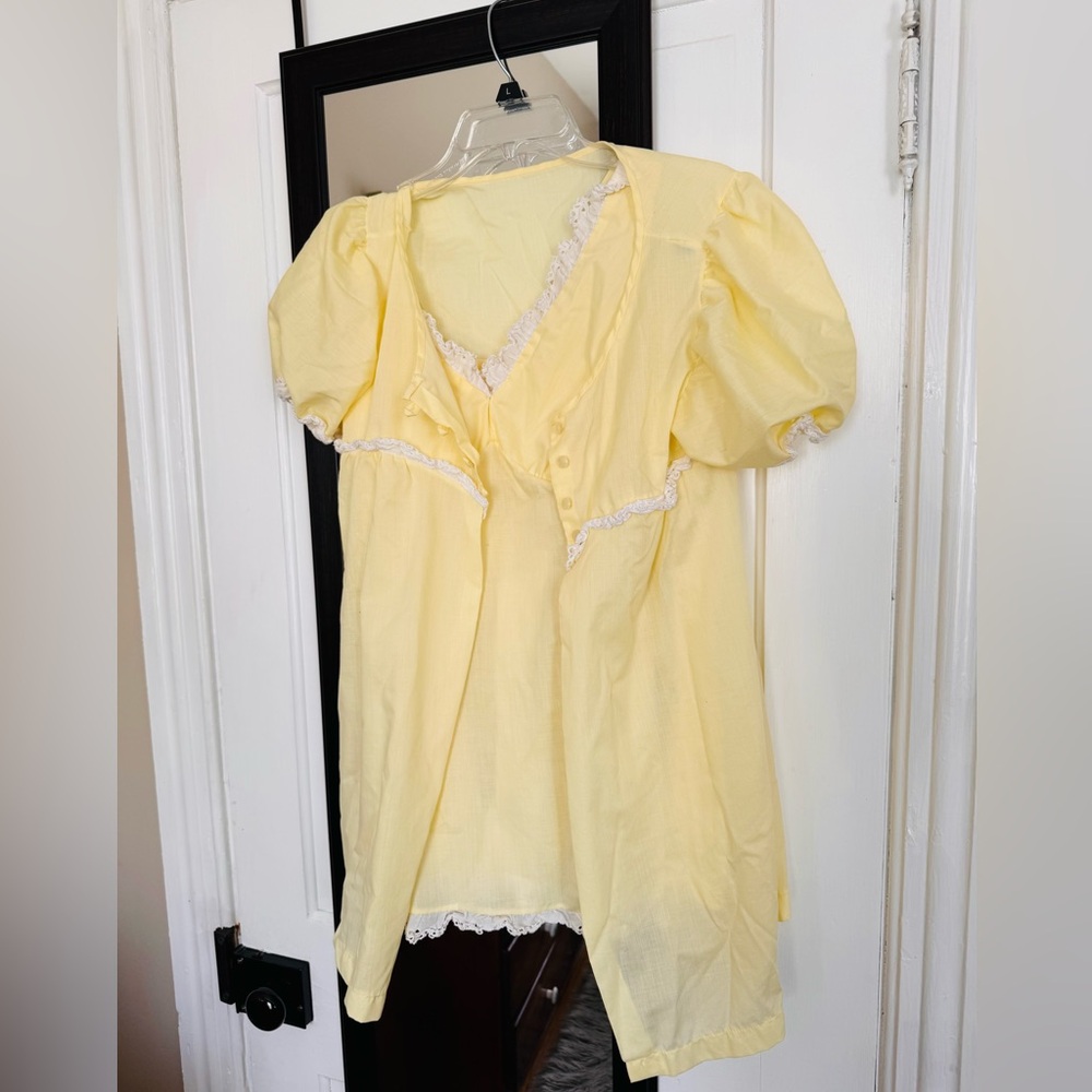 Adorable Vintage Nightie and Cover 60s